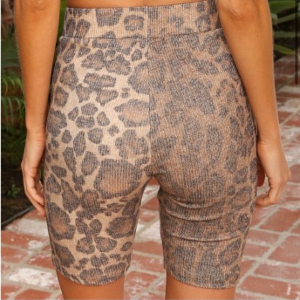 LNA | Calvin brushed biker shorts leopard print - like new